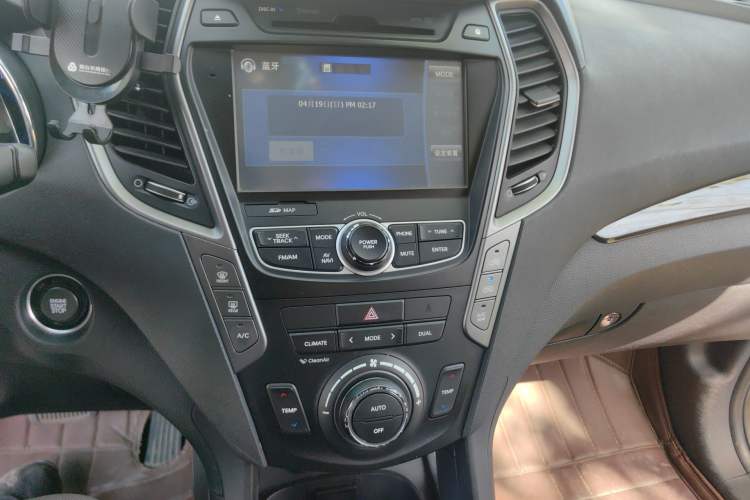 Used Hyundai Santa Fe 2013 Revised Version 2.4L Automatic All-Wheel Drive Smart Type