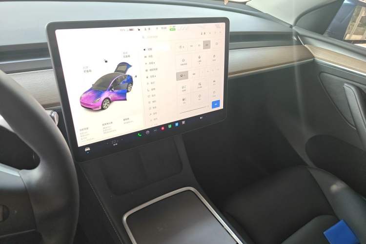 Used Tesla Model Y 2021 Long-Range All-Wheel-Drive Version 3D7