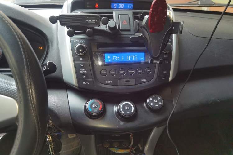 Used Lifan Auto X60 2012 Discovery Edition 1.8L Manual Comfort Model
