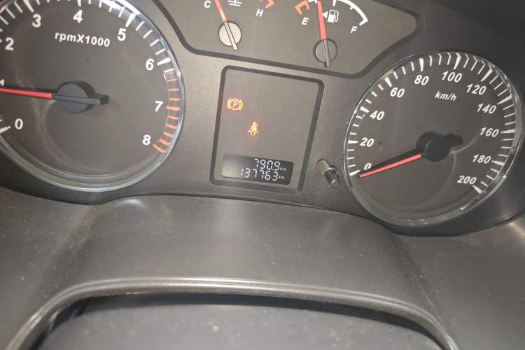 Used Great Wall Wingle 5 2014 2.4L European Version Two-Wheel Drive Entry-Level Big Double-Cab 4G69S4N
