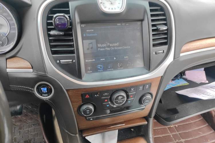 Used Chrysler 300C 2012 3.6L Luxury Edition Audio And AC Panel