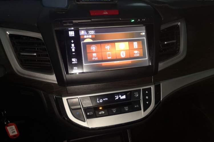 Used Honda Jade 2013 1.8L automatic Comfort version 5 seats