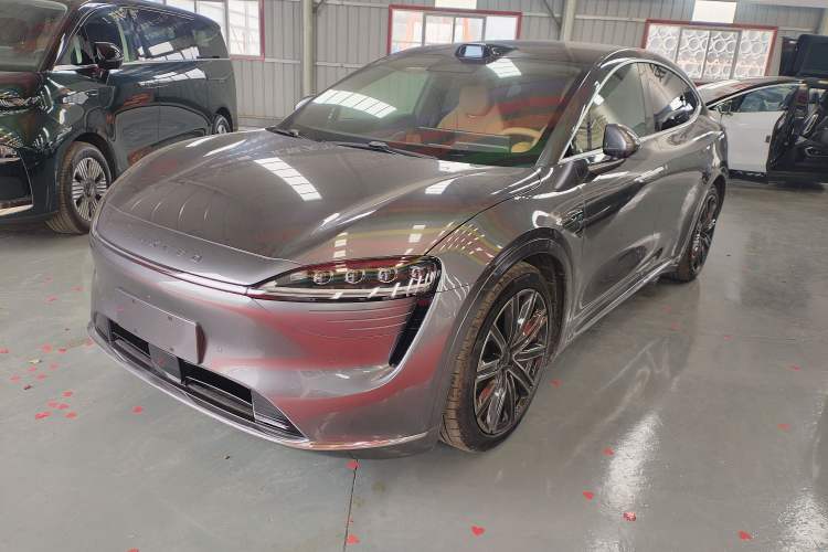 Used Hima Luxeed R7 2024 All-Electric 667 km Max