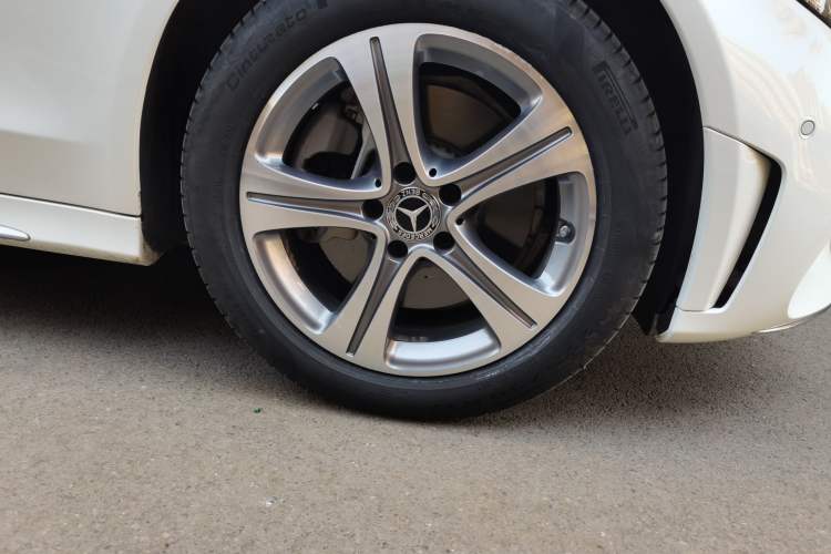 Used Mercedes-Benz C-Class 2021 C 260 L Right Front Wheel Hub