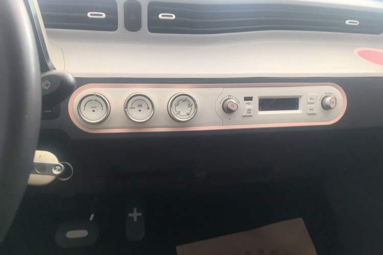 Used Wuling Hongguang MINIEV 2022 Macaron Premium Model – Lithium Iron Phosphate Audio And AC Panel