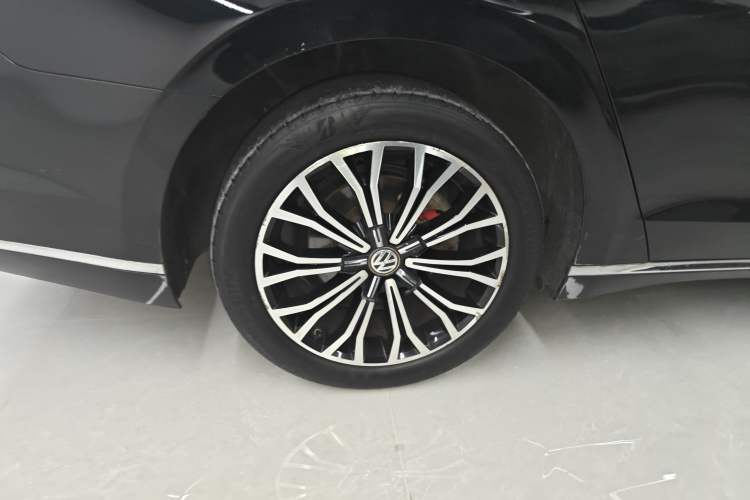 Used Volkswagen Phideon 2019 380TSI Two-Wheel Drive Business Edition China VI Standard
