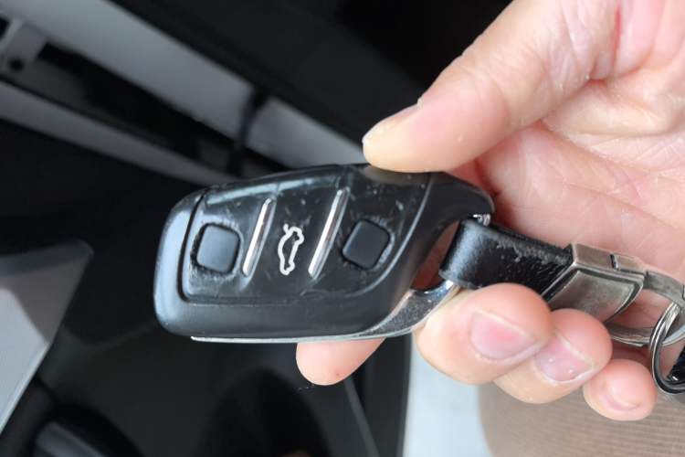 Used Roewe RX5 MAX 2019 300TGI Automatic 4G Connect Luxury Edition Vehicle Key