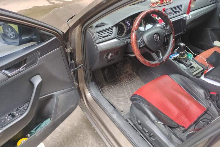 Used Skoda Superb 2018 TSI280 DSG Comfort Edition China V Standard Driver Seat