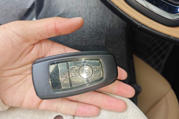 Used Lincoln Corsair 2022 2.0T Two-Wheel Drive Luxury Edition