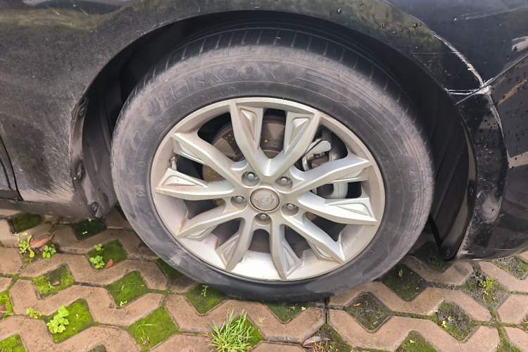 Used Hongqi H5 2018 30TD Dynamic Edition Right Front Wheel Hub