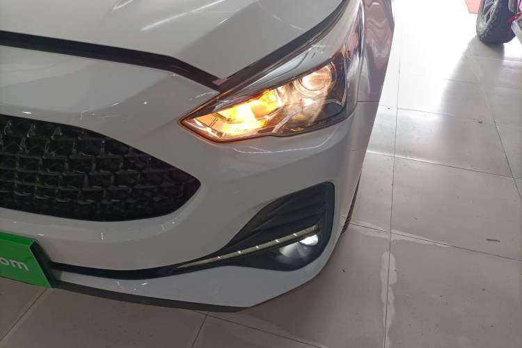 Used Haval M6 2019 1.5T DCT Two-Wheel Drive Elite Version China VI Standard
