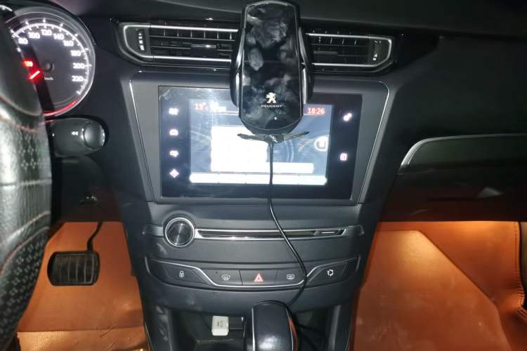 Used Peugeot 408 2014 1.6T Automatic Prestige Edition Audio And AC Panel