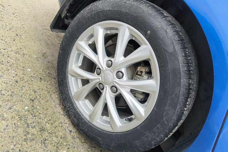 Used Roewe i5 2019 1.5L Automatic 4G Connected Linghao Edition Right Rear Wheel Hub