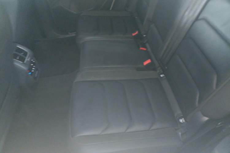 Used Volkswagen Tayron 2020 330TSI Two-Wheel Drive Luxury Smart Connectivity Version Left Rear Seat