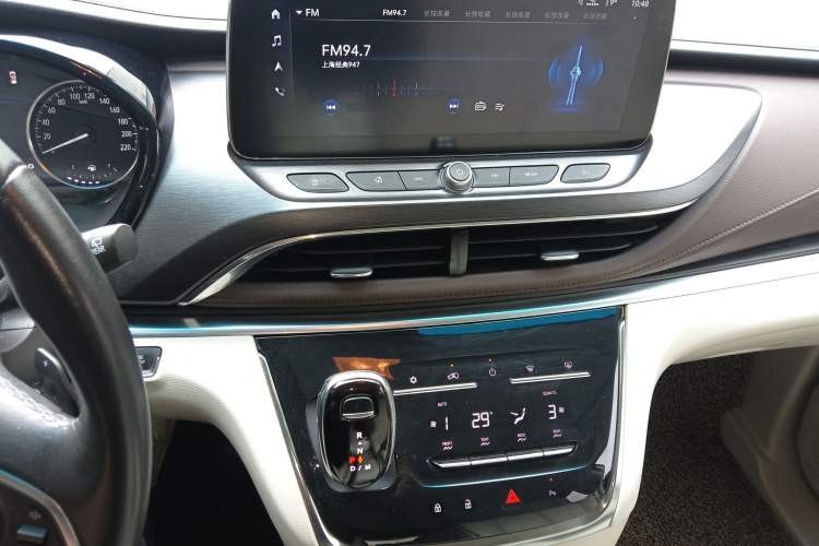 Used Buick GL8 2021 Land Cruiser Executive Class 652T Luxury Model