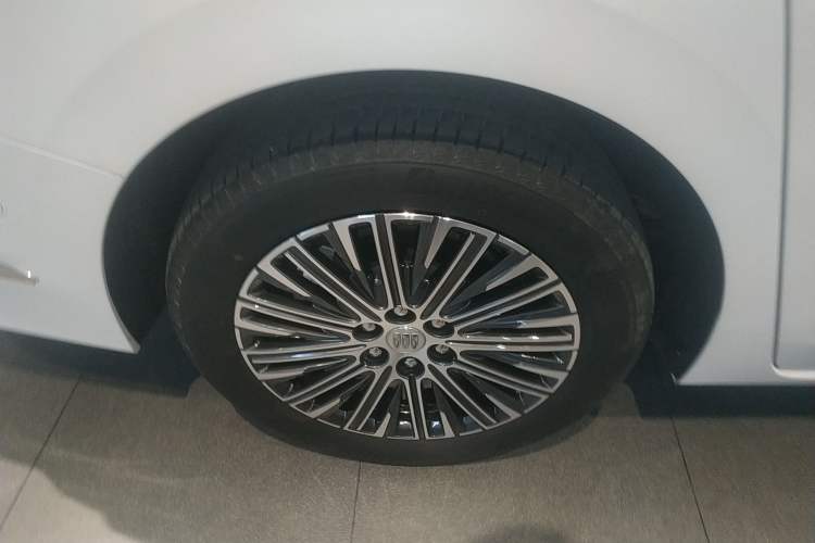 Used Buick GL8 New Energy 2024 Lu Zun Luxury Edition 7-Seater
