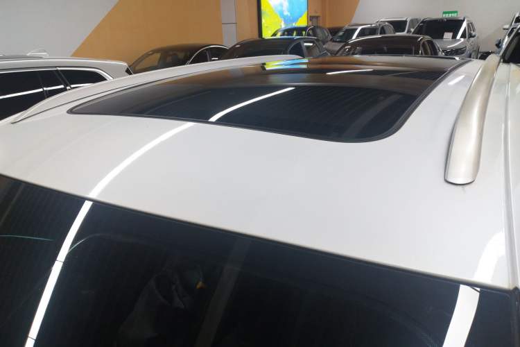 Used Roewe D5X DMH 2024 135 Tech Edition
