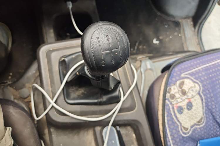 Used Wuling Rongguang New Truck 2019 1.8L Single-Row China VI LJ479Q6 Gear Lever