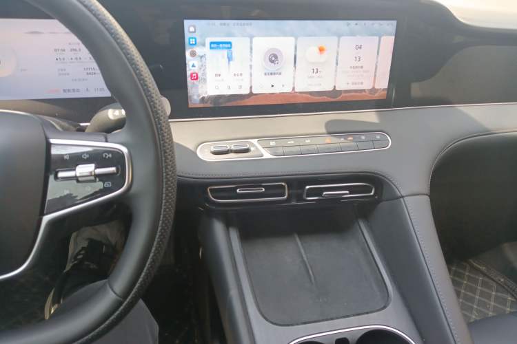 Used Roewe D7 2023 DMH 125km Superior Edition Audio And AC Panel