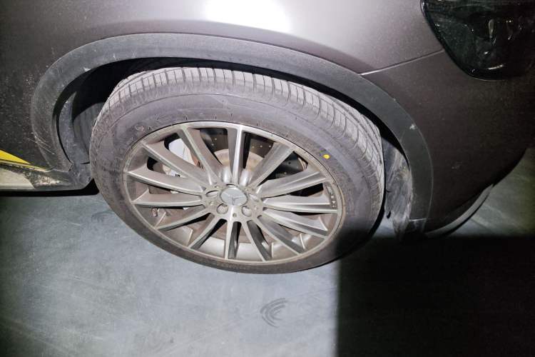 Used Mercedes-Benz GLC AMG 2017 AMG GLC 43 4MATIC Right Front Wheel Hub