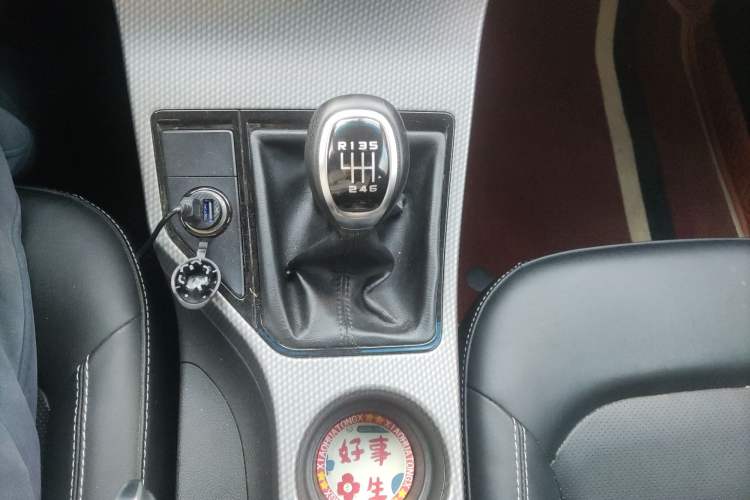 Used Geely Auto Emgrand GS 2016 Elegant Edition 1.3T Manual LingShang Model Gear Lever