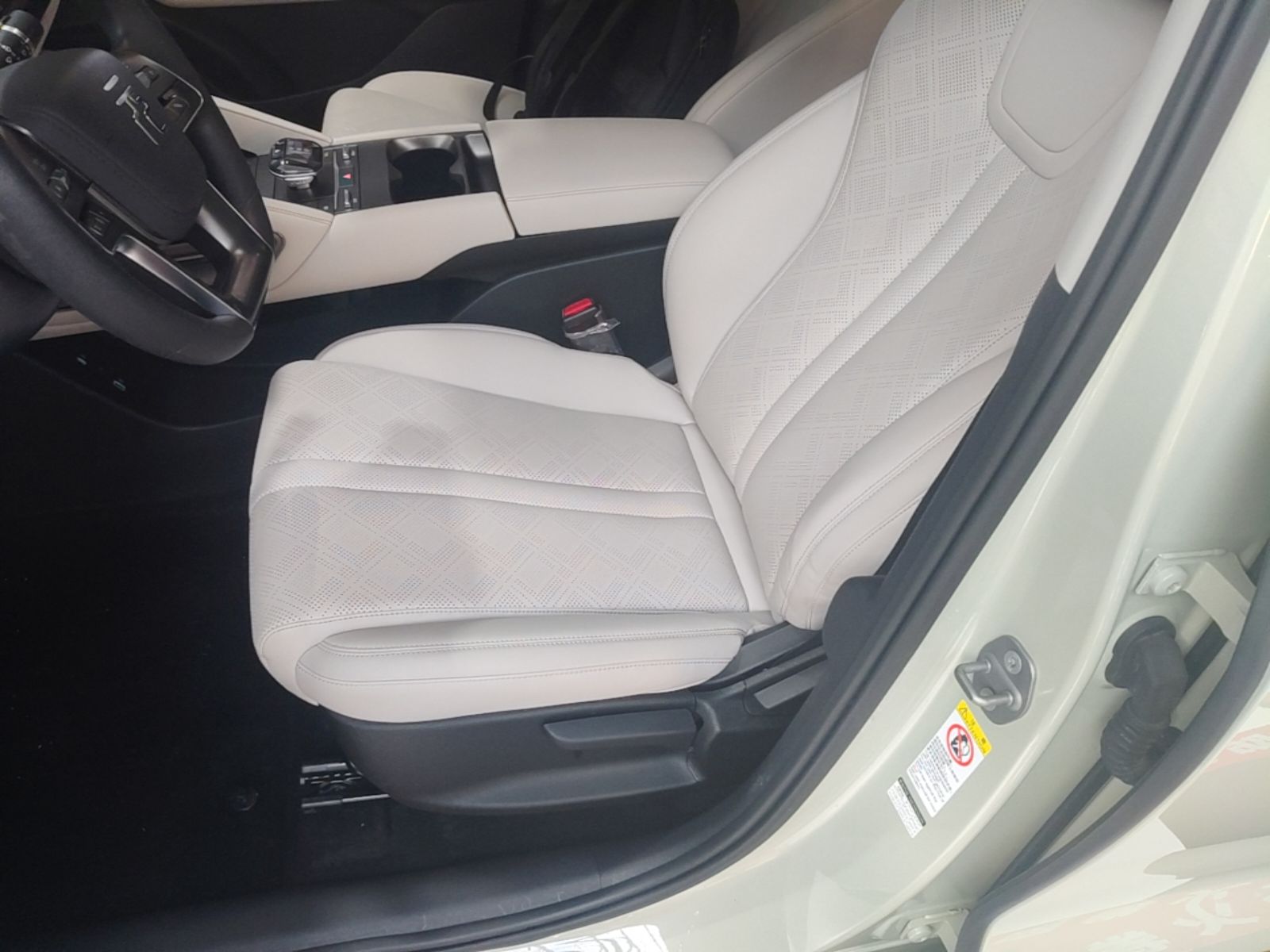 BYD Yuan UP 2025 Intelligent Driving Version 401 KM Dynamic Edition — снимка 17