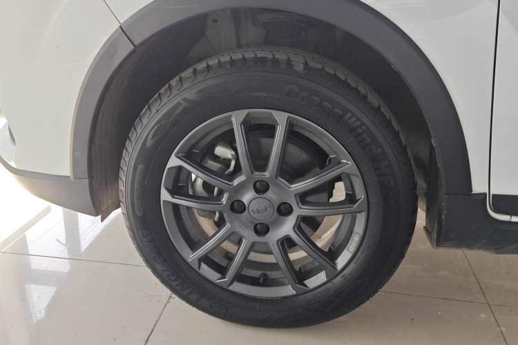 Used Geely Auto Vision X3 2021 PRO 1.5L Manual Elite Model Left Front Wheel Hub