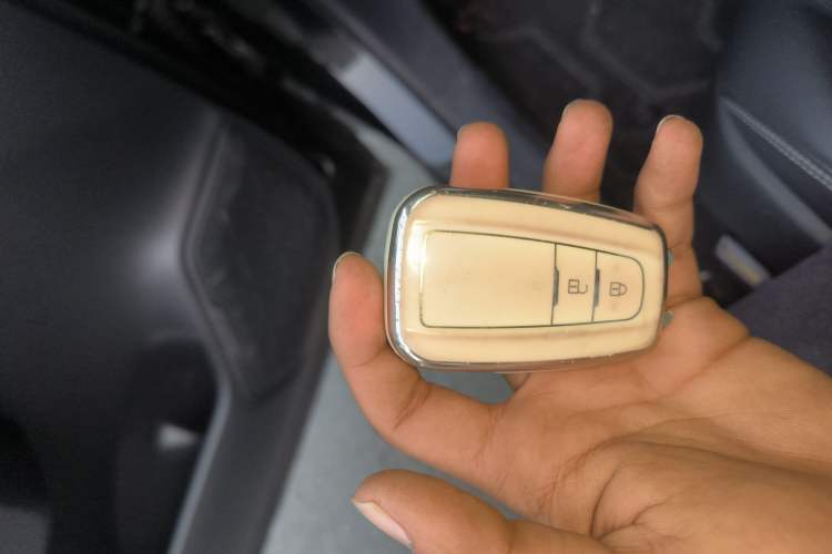 Used Toyota RAV4 2022 2.0L CVT Two-Wheel Drive Fashion Plus Edition
