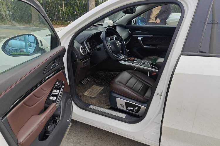 Used Wey VV5 2017 2.0T Ultra-Luxury Version
