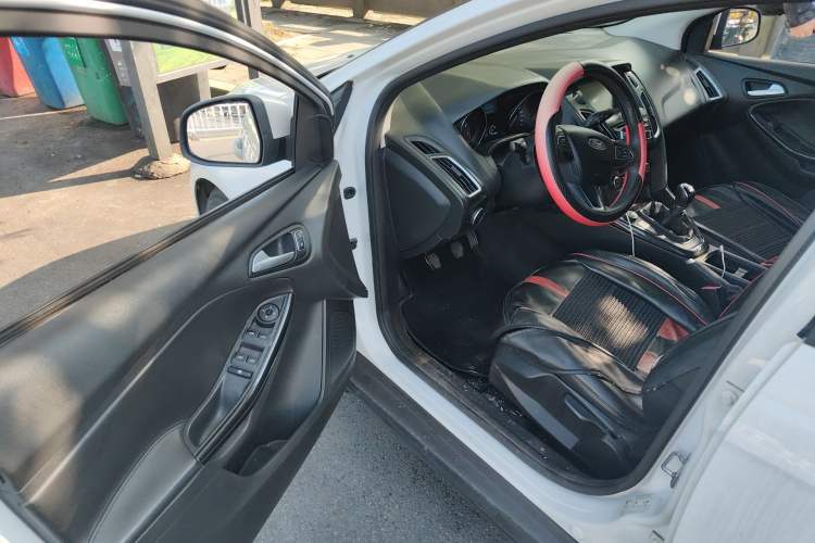 Used Ford Focus 2018 Two-Door Classic EcoBoost 125 Manual - Supercharged Style SmartDrive Edition