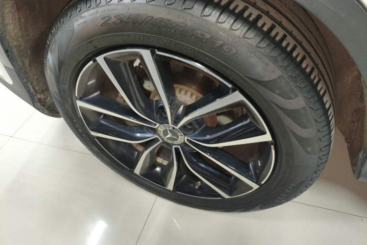 Used Mercedes-Benz GLC 2022 GLC 260 L 4MATIC Luxury Model Right Rear Wheel Hub