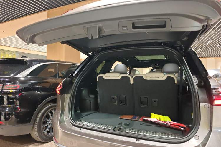 Used Nio ES8 2020 415 km Signature Edition 6-Seater Version
