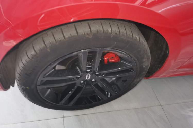 Used Hima AITO M5 2025 Extended-Range Ultra All-Wheel-Drive Version Left Front Wheel Hub