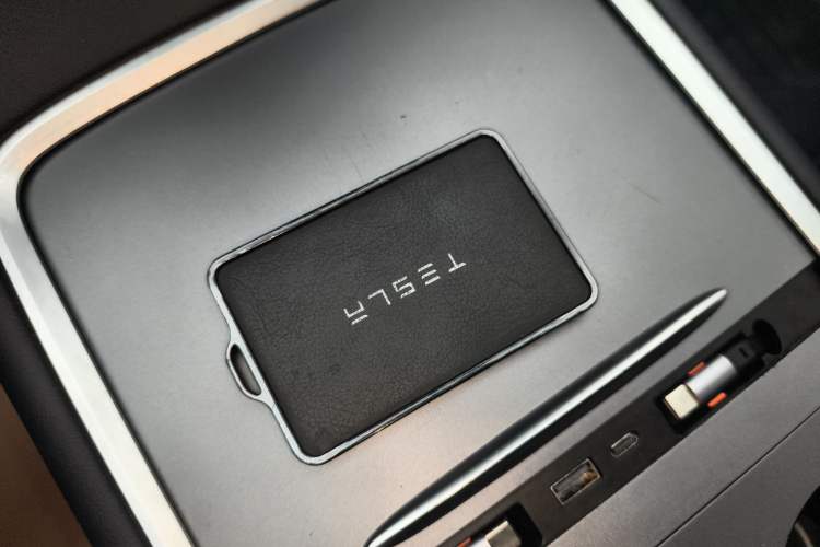 Used Tesla Model Y 2022 Long-Range All-Wheel-Drive Version