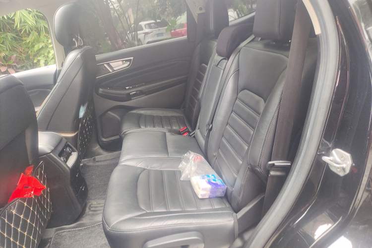 Used Ford Edge 2016 EcoBoost 245 Four-Wheel Drive Titanium Edition 7-Seater
