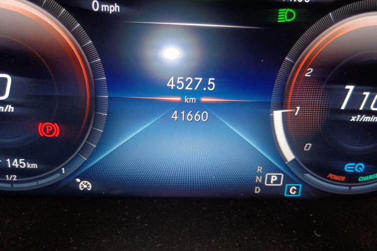 Used Mercedes-Benz C-Class 2020 Restyled C 260 L Sport Edition Odometer Close Up