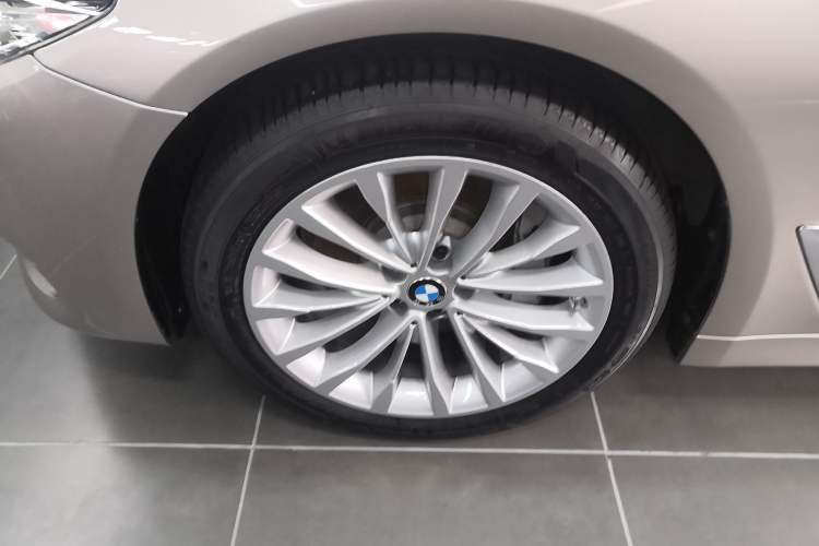 Used BMW 5 Series 2019 Facelifted 530Li Leading Edition Luxury Package
