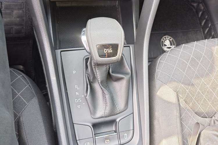 Used Skoda Kodiaq 2019 Restyled TSI330 5-Seater Two-Wheel Drive Standard Version China VI Gear Lever