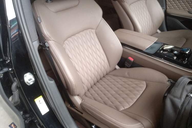 Used BYD Han 2023 EV Champion Edition 605KM Front-Drive Premium Model
