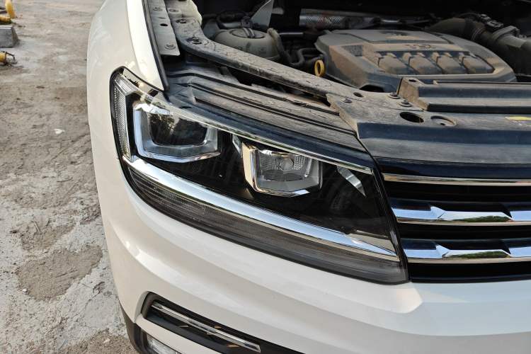 Used Volkswagen Tiguan L 2018 330TSI Automatic Two-Wheel Drive Luxury Edition Right Front Headlight