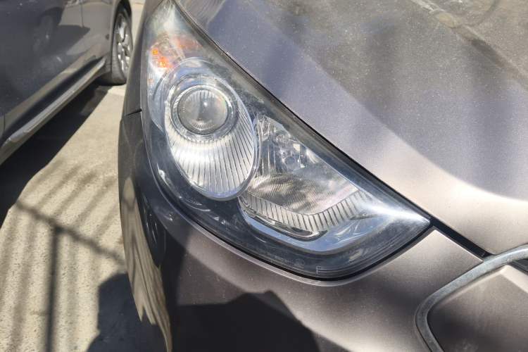 Used Hyundai ix35 2012 2.0L Automatic Two-Wheel Drive Elite Edition GLS Right Front Headlight