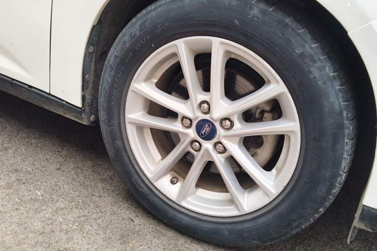 Used Ford Focus 2017 Sedan 1.6L Manual Fashion Edition Smart Drive Version