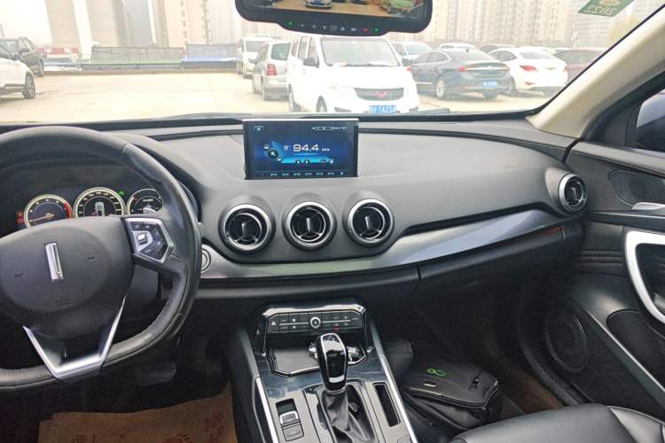 Used Wey VV7 2017 2.0T Ultra-Luxury Version
