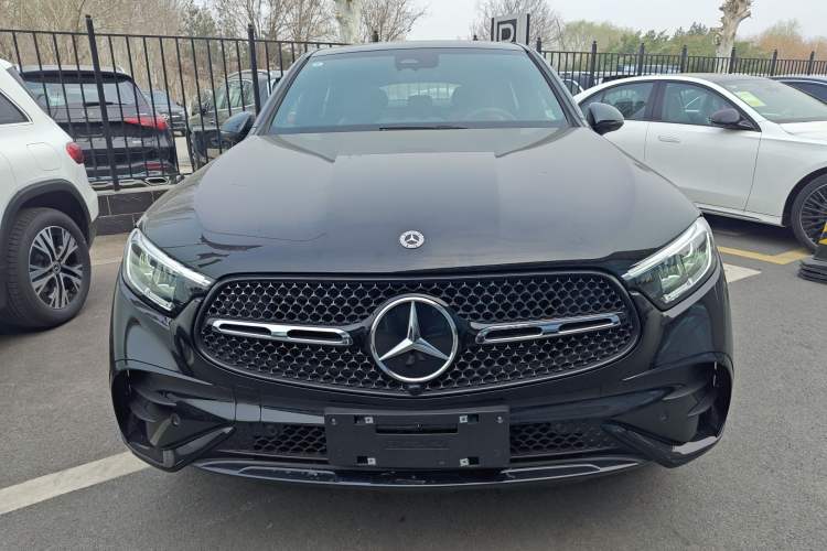 Used Mercedes-Benz GLC Coupe 2025 GLC 260 4MATIC Coupe SUV
