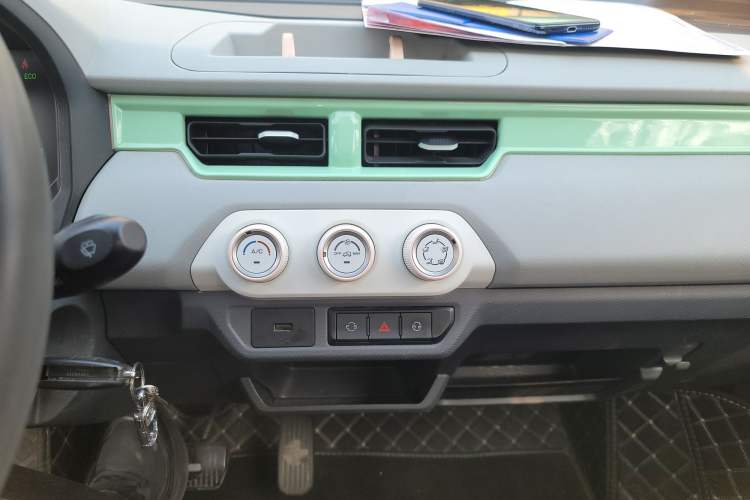 Used Chery QQ QQ Ice Cream 2022 120km Conical Shape Lithium Iron Phosphate
