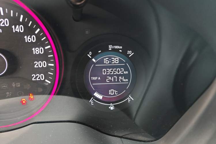 Used Honda Vezel 2022 1.5L CVT Phantom Night Pioneer Edition
