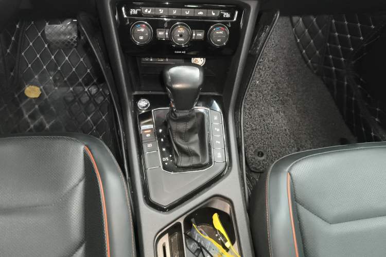 Used Volkswagen Tiguan L 2017 330TSI Automatic Two-Wheel Drive Flagship Edition Gear Lever