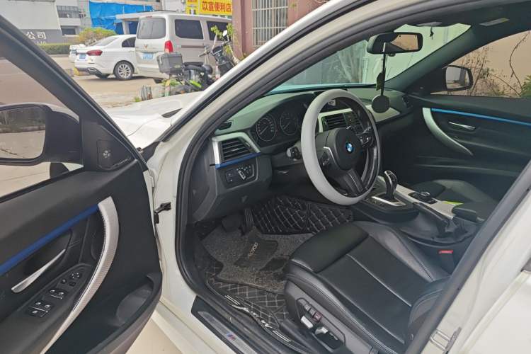 Used BMW 3 Series 2018 320i M Sport Package Driver Seat