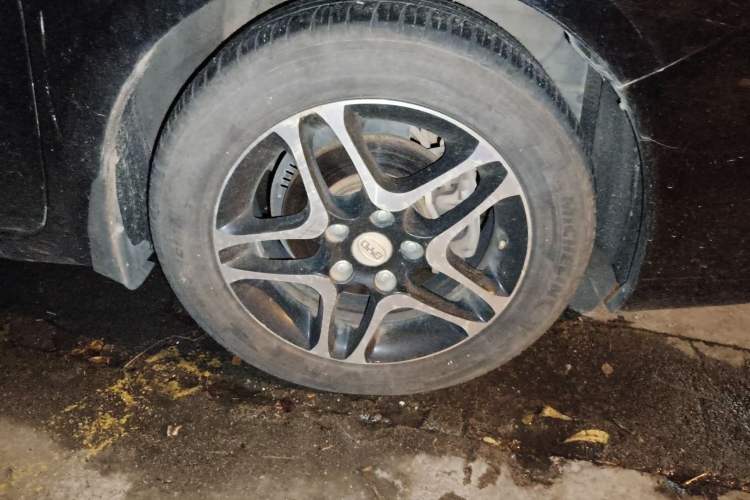 Used BYD G5 2014 1.5TI Manual Luxury Edition
