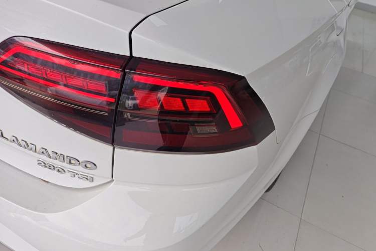 Used Volkswagen Lamando 2021 280TSI DSG Comfort Edition Exterior 3